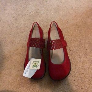 Size 9 Jambu Sports Wedge Design RED